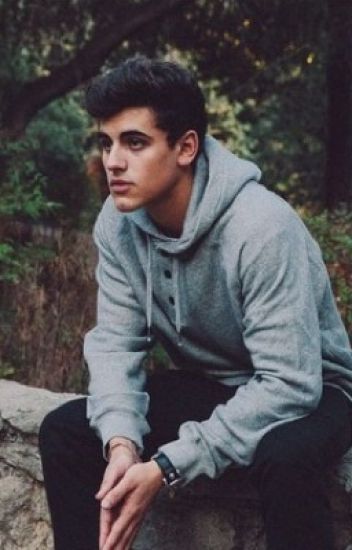 It's alright to tell me what you think about me
I won't try to argue or hold it against you
I know that you're leaving, you must have your reasons
The season is calling, your pictures are falling down
The steps that I retrace, the sad look on your face
The timing and structure