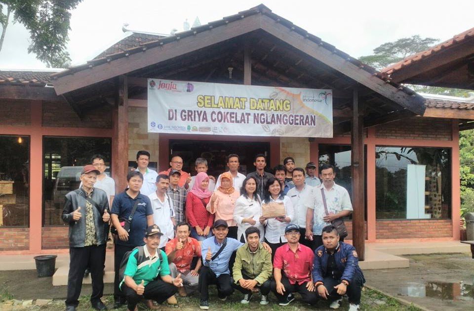 BrunoUpdate's tweet photo. #BrunoUpdate Study Banding Pengelolaan BUMDes Bidang Pariwisata https://t.co/yBfjLtYls2 #Purworejo https://t.co/InYUe7hsqB