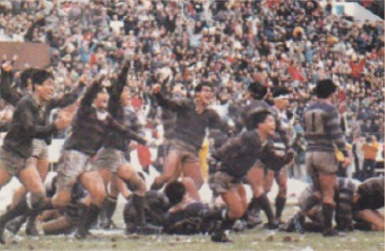 1987年12月6日に積雪の中で行われた早明戦は「雪の早明戦」と呼ばれ