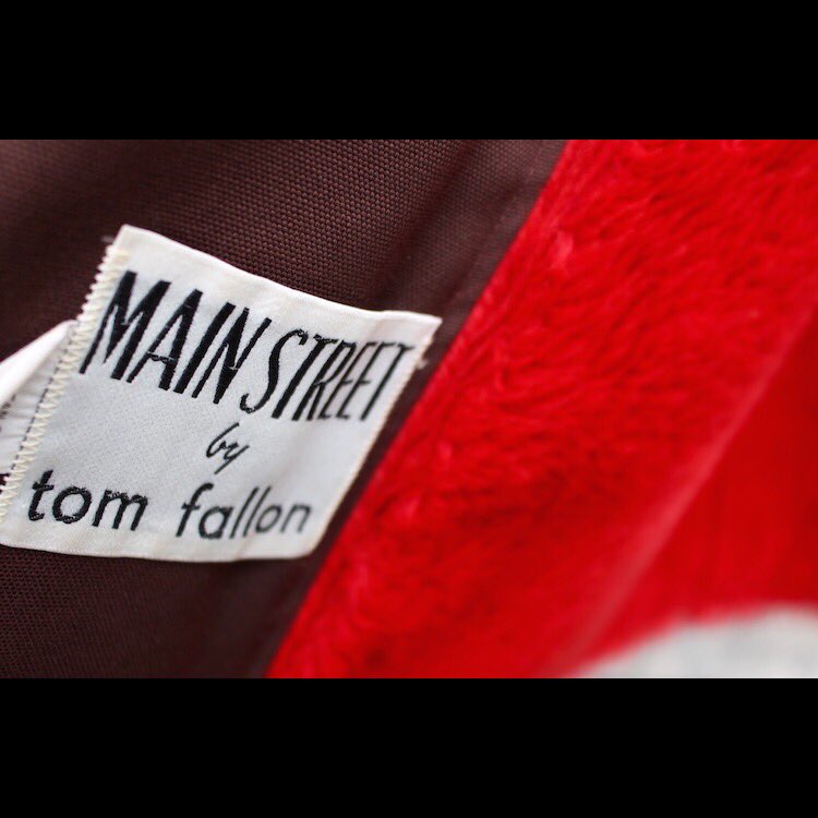 doluke_tokyo's tweet photo. new arrival .
『Vintage Half Coat』
ハイブランドを連想させるデザイン。裏地の赤ボアのエッジと確かな暖かさ。
#doluke #vintage #used #fashion #ootd #outfit #snapshot #street #classic #halfcoat #coat #古着屋 #原宿 #入荷 https://t.co/o0JZozb4g9