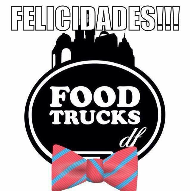 #BienvenidoDiciembre Este lunes festejamos con: #ZonaDeFoodTrucks OFICIAL La: #FiestaDeFinDeAño de: <a href="/Pemex/">Petróleos Mexicanos</a> con los #FoodTrucks obvio vía: <a href="/FoodtrucksDF/">FoodtrucksDF</a> 😉👌🏻👌🏻