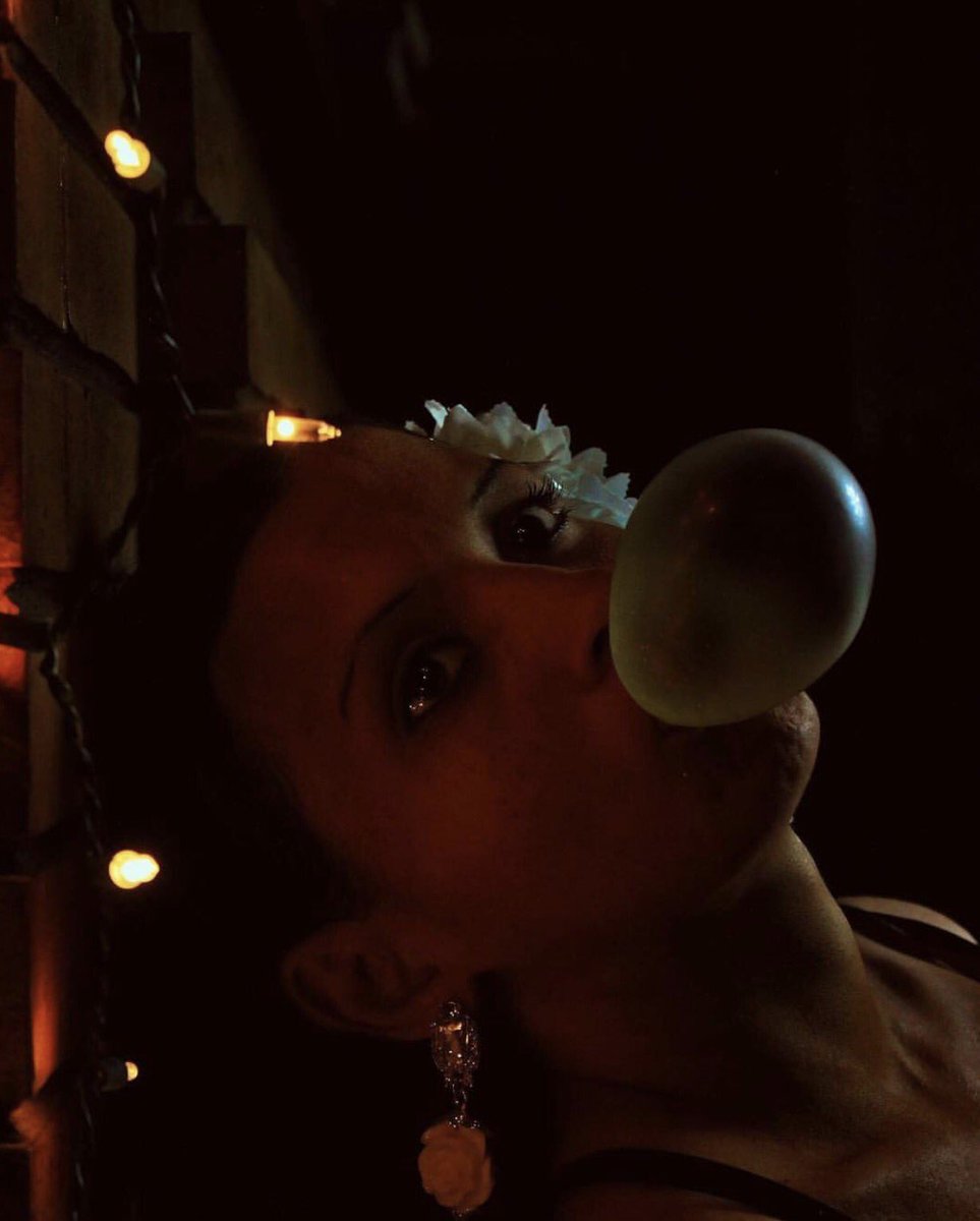 marcell26516615's tweet photo. She dreams she waits she strives she never gives up she lives her life #model #photography #bubblegum #shedreams #shewaits #shestrives #shelivesherlife https://t.co/lKwa0f7rGO