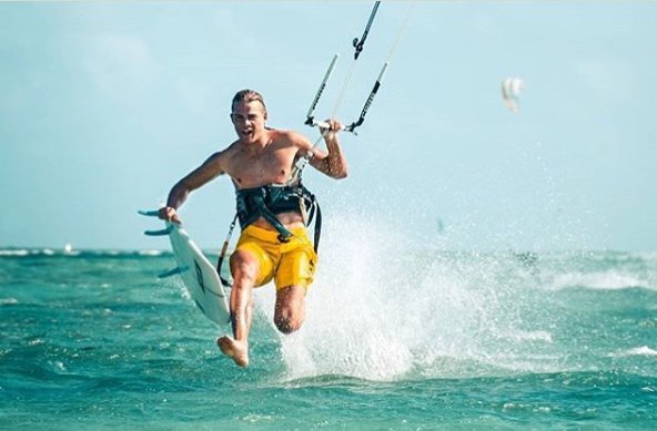 windyapp_co's tweet photo. This moment when a girlfriend says "We need to talk" ^-^
#kitesurf #kitesurfing #kitesurfer #sport #watersports #kitesurfstyle #funny #windyapp https://t.co/Wu0EQ2sVli