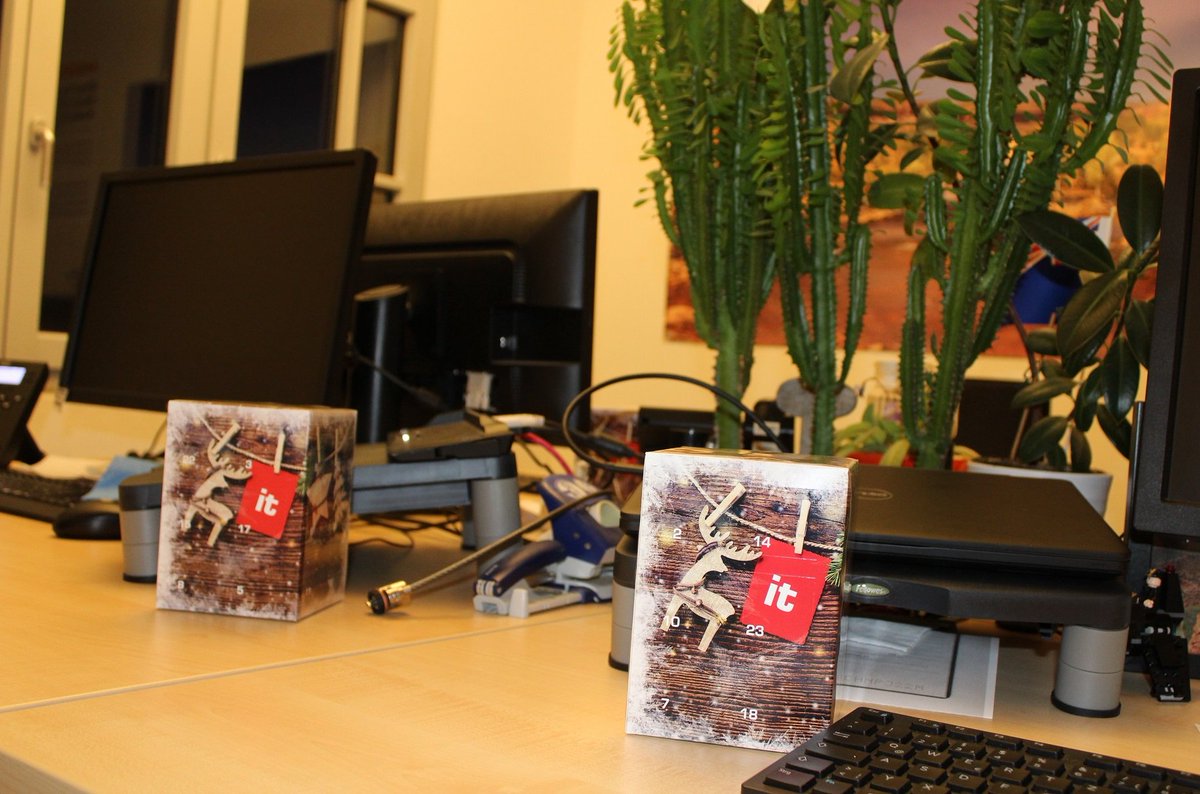 _BIT_Group's tweet photo. Oh du fröhliche! Heute wurden unsere Kollegen von einem #Adventskalender überrascht. Allen eine schöne #Weihnachtszeit! https://t.co/Iyy1QbWVz6