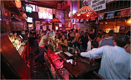 hottestspots's tweet photo. Want to experience happy hour in NYC? Need someone to hold your hand and show you where to get good deals? hottest Spots has got your back. https://t.co/D6zFHwEpP1 https://t.co/1KjFdFbCeg