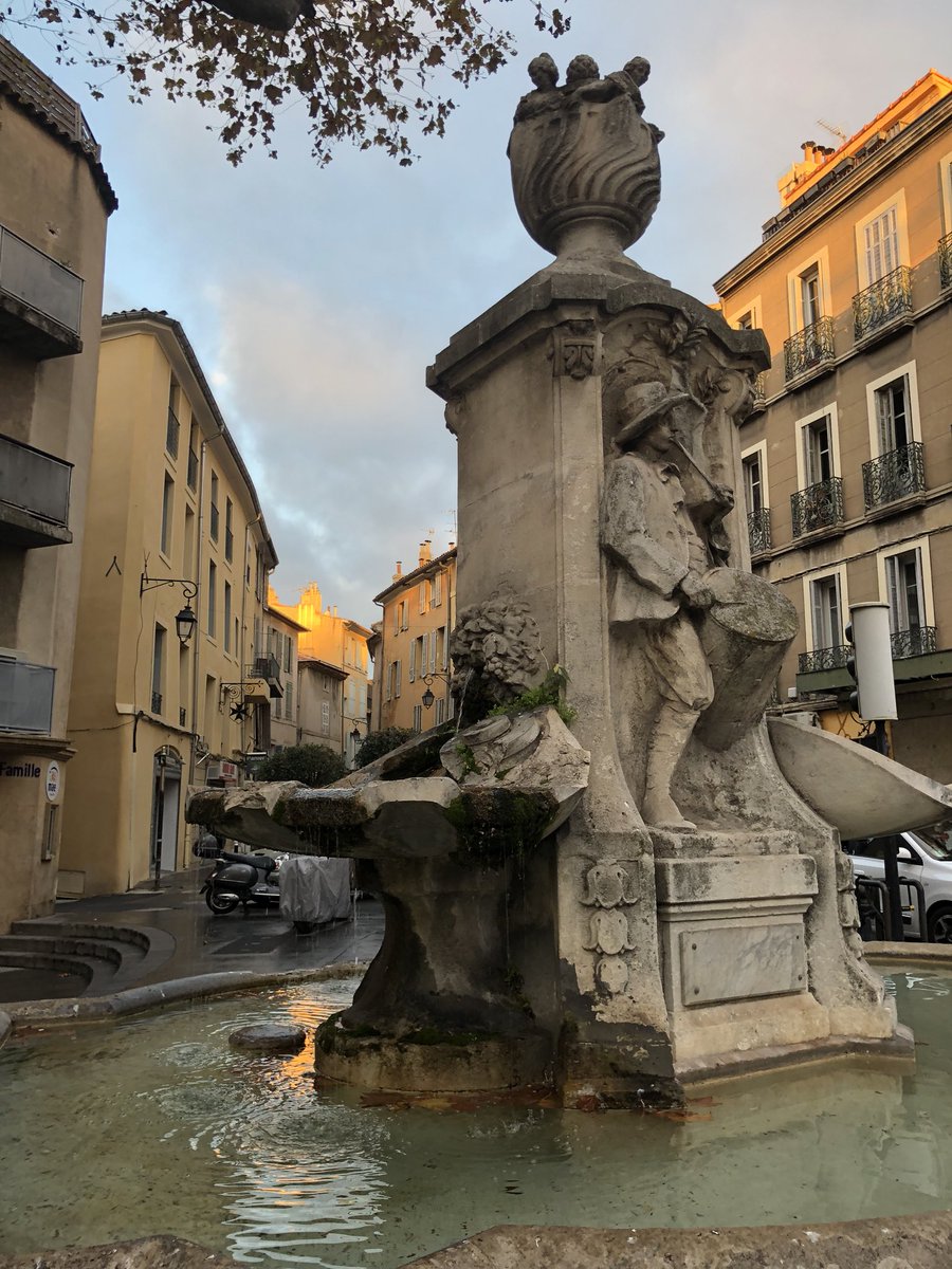 victorialzrvc's tweet photo. What better way to see a town wake up than to go for a morning run🏃♀️#travelactive #explore #mapmyrun#Aix-en-Provence#curiousminds#activebodies 🏃♀️🏃♀️ https://t.co/x0K7dM16go