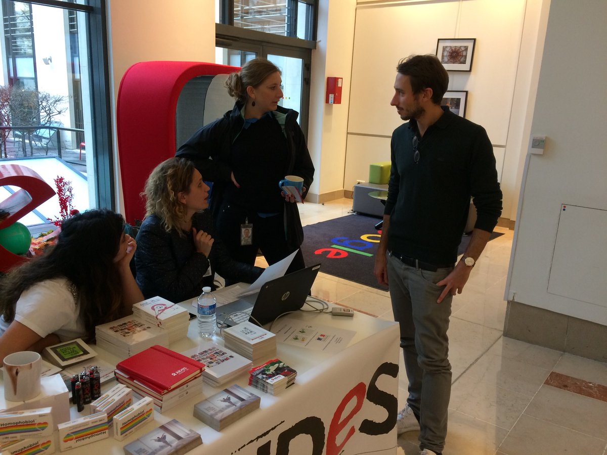 PVillelongue's tweet photo. MERCI!!! Nos premiers donateurs de @GoogleEnFrance dans le cadre de la #givingweek2017 au profit de @assoAIDES et la lutte contre le #sida https://t.co/wxyCYAzNeT