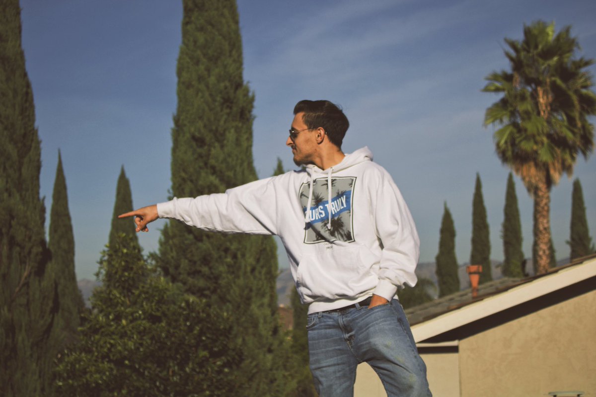 homiejonjon's tweet photo. YOUTH ©
Release Date: December 16th, 2017
Executive Producer: Native
PC: @LeoTheLion408
Record Label: SYPE Brand ©
All Rights Reserved.
________________________________
#beats #producer #hiphop #rap
#nativebeats #godflow #engineer
#YOUTH #SYPE https://t.co/it65UOHvQ0