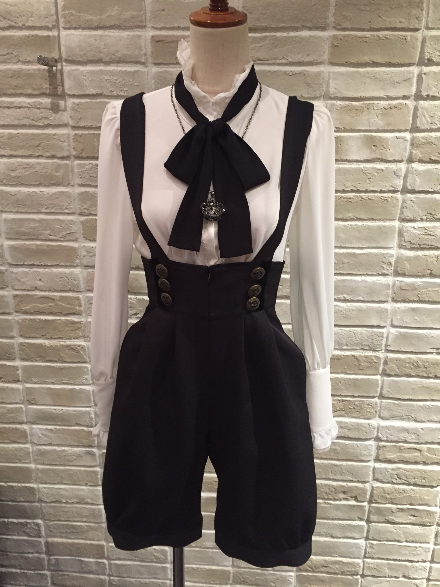 ミホマツダ　MIHOMATSUDA セレクト　ベルト ⚔️商品のご紹介⚔️ ワンピース✴︎シセロにハーネスベルトを