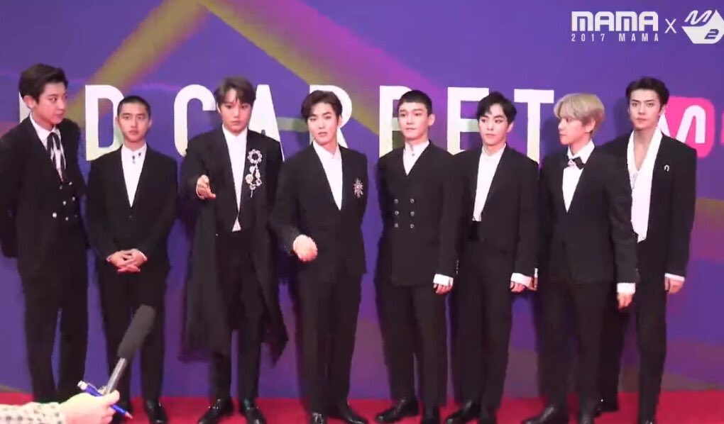 exo arrived???
 EXO #MAMARedCarpet
