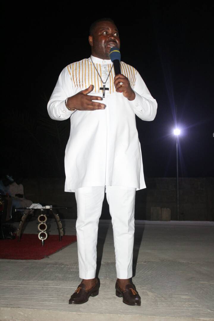 anthoniocephas's tweet photo. Je déclare dans ta vie <<Que toute #malédiction  dure comme le fer, sois brisée, au nom de #Jesus >>; <<j'annule tous les #enchantements ,les #malédictions  et les #incantations  contre toi au nom de #Jesus >> https://t.co/iczYWCDExk