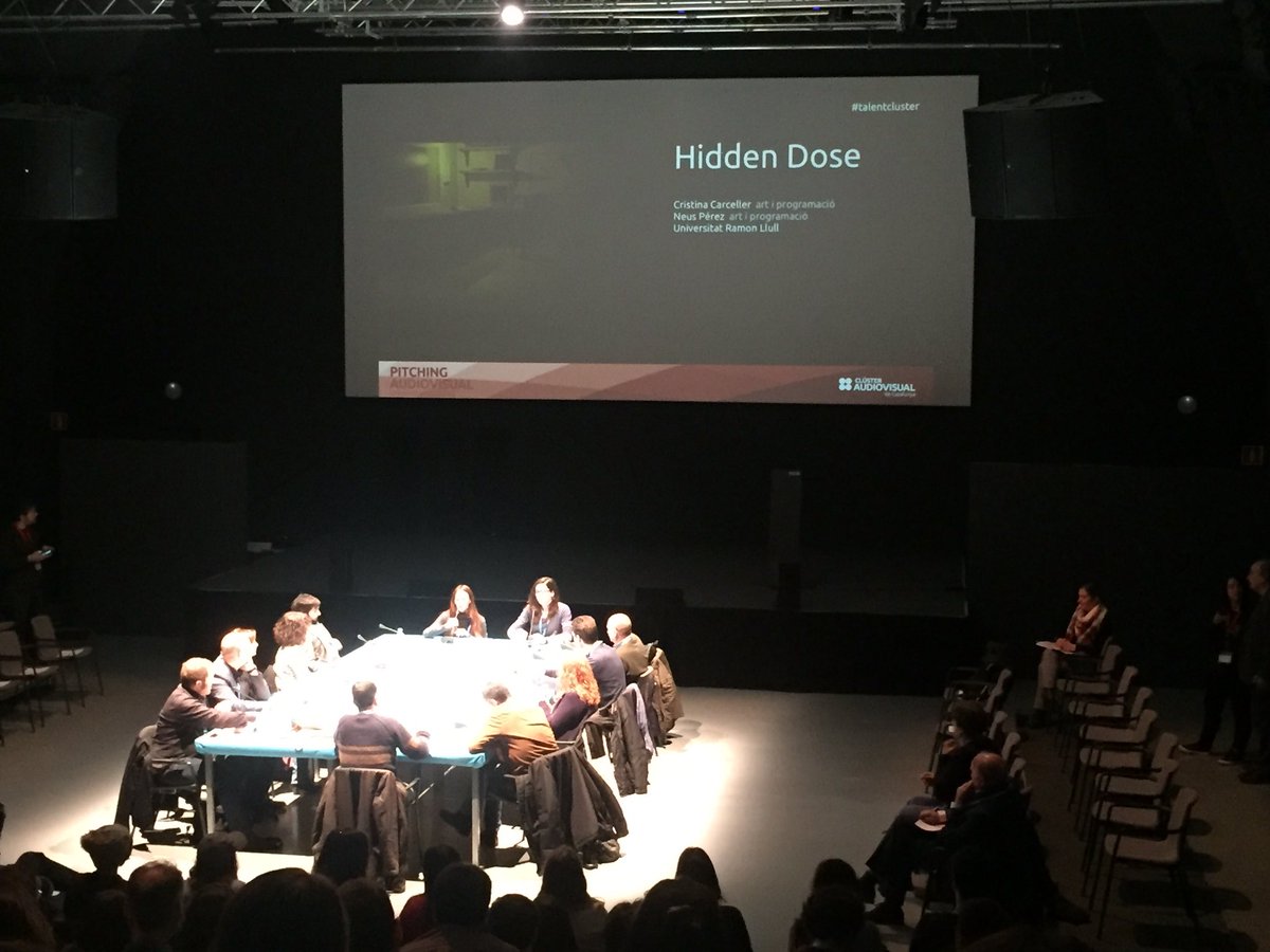 alunthomasevans's tweet photo. Jordi, Cristina, Neus, y @alexcordonvila, alumnos de ingeniería multimedia de @LaSalleBCN, presentando hoy sus videojuegos en la sesión de pitching del #talentcluster en el CCCB @cececebe https://t.co/SWHjE5ZCv8