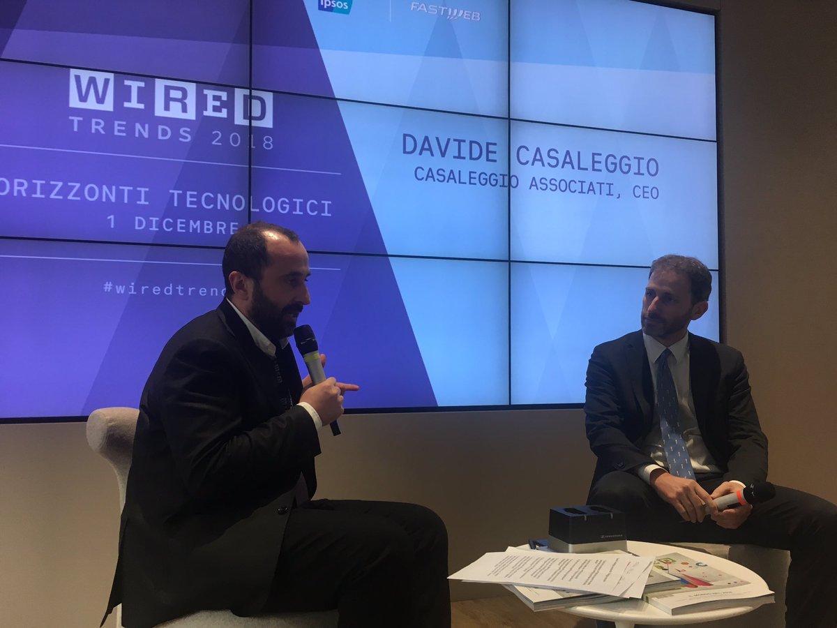 wireditalia's tweet photo. #wiredtrends Con Davide @casaleggio parliamo di applicazioni di intelligenza artificiale "AI si ciba di dati, quindi qualsiasi settore lavori con i dati potrà beneficiarne. Esempio: medicale, trasporti, finanza" https://t.co/Nqy7TpEI72