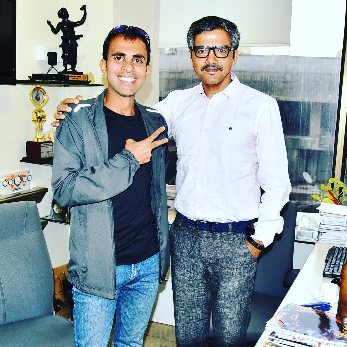 CaptSunderChand's tweet photo. #faithrunner #samirsingh has started his 15000 km run dedicated to #Bharatkeveer across the nation from Vagha border today. He will #run continuously for five months. #BSF supporting him. Wish him all the best. https://t.co/Wi65fTolnu