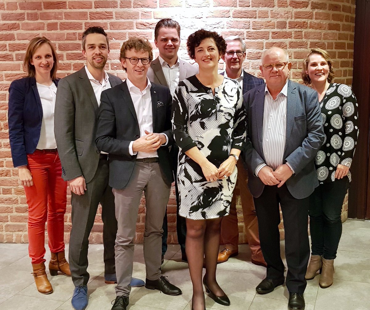 CUenSGPLeusden's tweet photo. Onze lijst is bekend! Karolien Pouwels-Koopman is unaniem gekozen tot lijsttrekker voor de ChristenUnie-SGP in Leusden bij de aankomende gemeenteraadsverkiezingen. Lees verder: https://t.co/KXF5iginaD https://t.co/q9G5VVkRcq