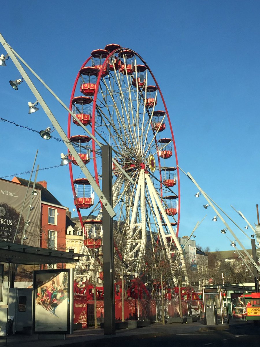 Good job we brought a spare wheel to #Cork with our fresh fish 🦀🐠🐬🐟 today 
Great to see @GlowCork as a fantastic attraction in <a href="/corkcitycentre/">CorkCityCentre</a>