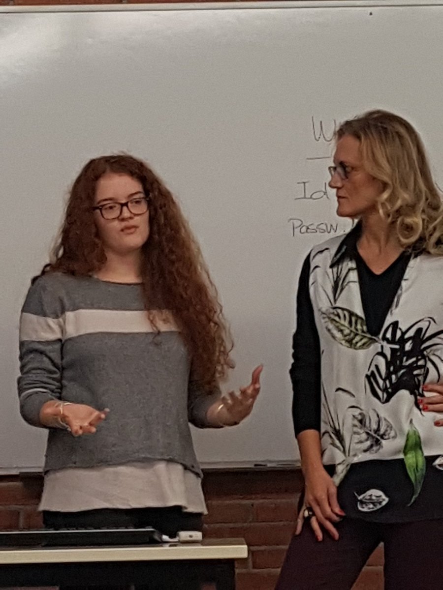 RaeSnape's tweet photo. It's clearly very challenging to be a Headteacher in Scampia, huge social  challenges but amazing results none the less. Despite the stories of #Gamorah, the positive outcomes of @SEAs4All_eu mean we now have a voice in Government! #Transformation @Step4Seas https://t.co/O1NG0IxTEW