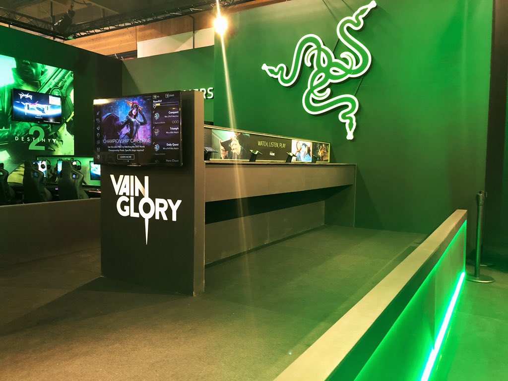 Are you ready?! We’re at #DHW17! Stop by at the <a href="/Razer/">R Λ Z Ξ R</a> booth and play some 3V3 on the new #RazerPhone! Winners receive #Razer &amp; #Vainglory prizes! Can’t attend? Don’t worry! ➡️ rzr.to/dhw17giveaway