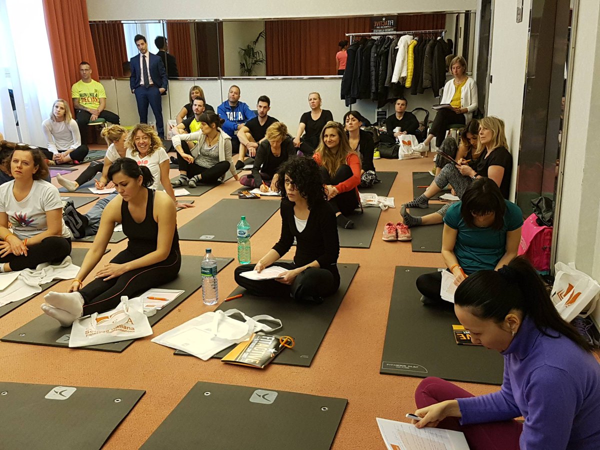 sifaformazione's tweet photo. Gli studenti della #SIFA
#pilates #pilatesmat #gym #gymlife #sifaformazione #personaltrainer #formazione #formazionefitness #posturale #posturaltraining https://t.co/2r9qix10Bn