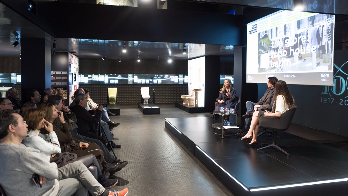 RocaBcnGallery's tweet photo. El encuentro Idea Pika Pika con @MariaCallis, presidenta del @RDIspain, ha sido todo un éxito. María es especializada en la creación, actualización, optimización y desarrollo de conceptos de retail y nos mostró las últimas tendencias en fusión retail. https://t.co/5hgdoCH59P