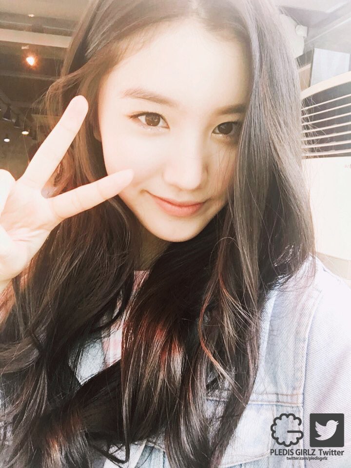 Xi_yeon_pripri's tweet photo. お友達０からのスタートなので全員お迎えします🏃💨
👑시연よりallペン
👑00line東京
学校にPRISTIN好きな子が居ないので話せる人が欲しいです😭😭
#pristin好きな人と繋がりたい 
#Highと繋がりたい https://t.co/WuMDfexPGK