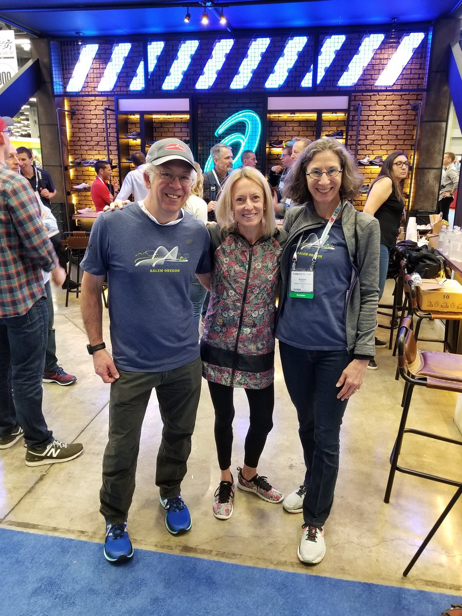 SalemRunning's tweet photo. Thank you @DeenaKastor for the bbq recipe! Great seeing you at #TRE17 https://t.co/P35yb0rhsL