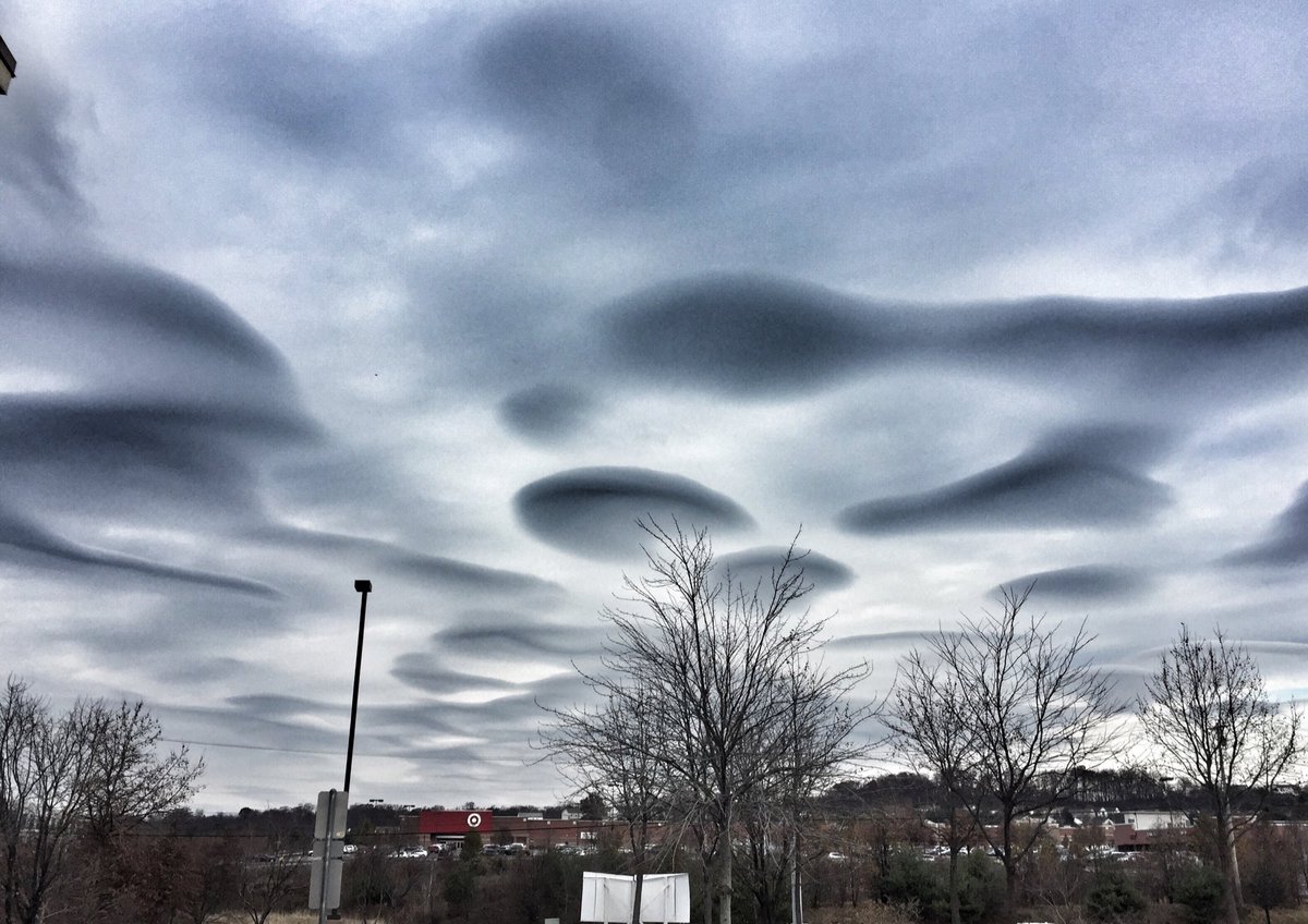 RoofConsultant's tweet photo. Ominous clouds over Cranberry Township,Pennsylvania today. #CloudFormation https://t.co/qw7lnkakN0