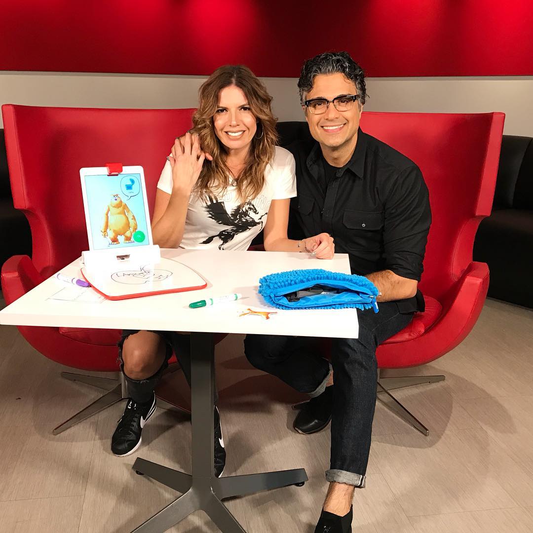 #FOTO l Jaime Camil en una entrevista con Fernando Kelly en <a href="/LanzateShow/">LAnzate Show</a> no te la pierdas este sábado a las 2pm/1c por <a href="/Univision/">Univision</a>