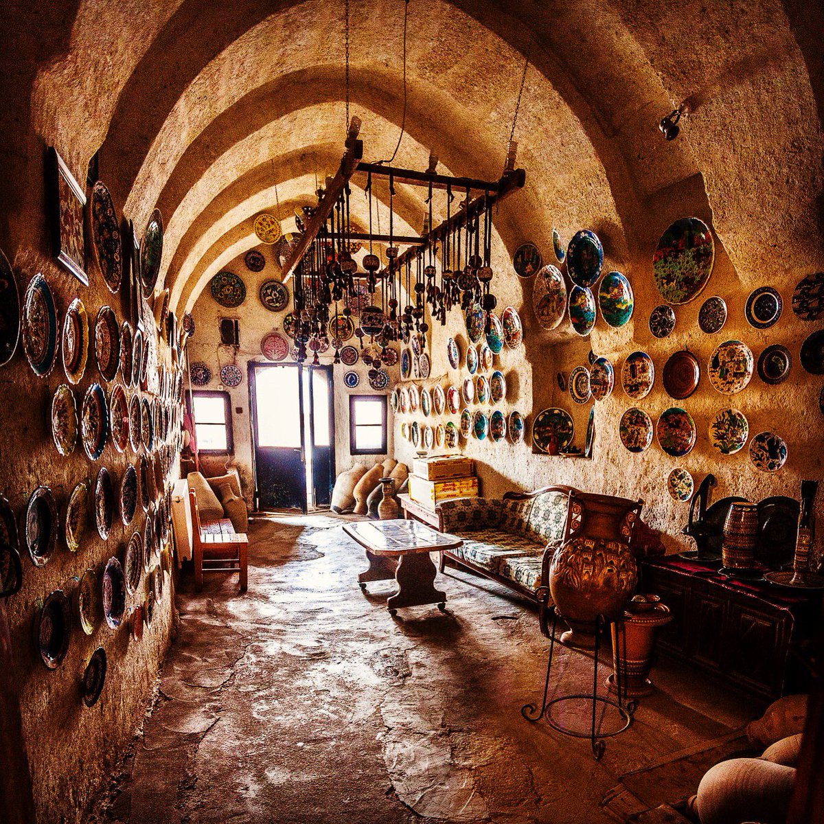 exploragrapher's tweet photo. Turkish ceramics #traveltheworld #roamtheplanet #turkiye #exploragrapher https://t.co/X1cKTl2OXi