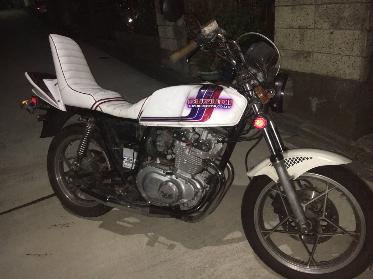 bikeApplecom's tweet photo. #拡散希望 #バイク #単車 #旧車 #GSX250E #ザリ #売ります

25万！交換もあり！
異音、白煙無し。オイル滲み少しあり。
サイドカバー同色であります。
ウィンカー付かない、バッテリー弱い、スピードメーター不動。
インナーサイレンサー外せば吸い込みます。
改造点は写真での判断でお願いします。 https://t.co/yWk1kvjEN5