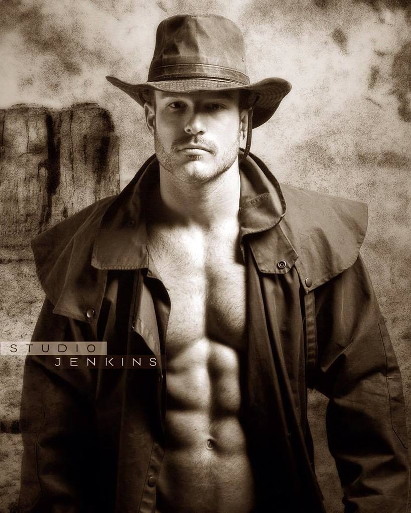 CowboyConnexion's tweet photo. 🤠 @obeythebolt #obeythebolt #jameshurst
📸 @studiojenkins #studiojenkins
.
RepostBy @studiojenkins: "#tbt Bolt out o' the olde West
⚡️ @obeythebolt ⚡️
· · ·
#cowboy #muscle #abs #handsome #throwbackthursdays" .
#cowboy #cowboys #cowboysofinstagra… https://t.co/UdzHsNjLkR https://t.co/cCCLhQBRDZ