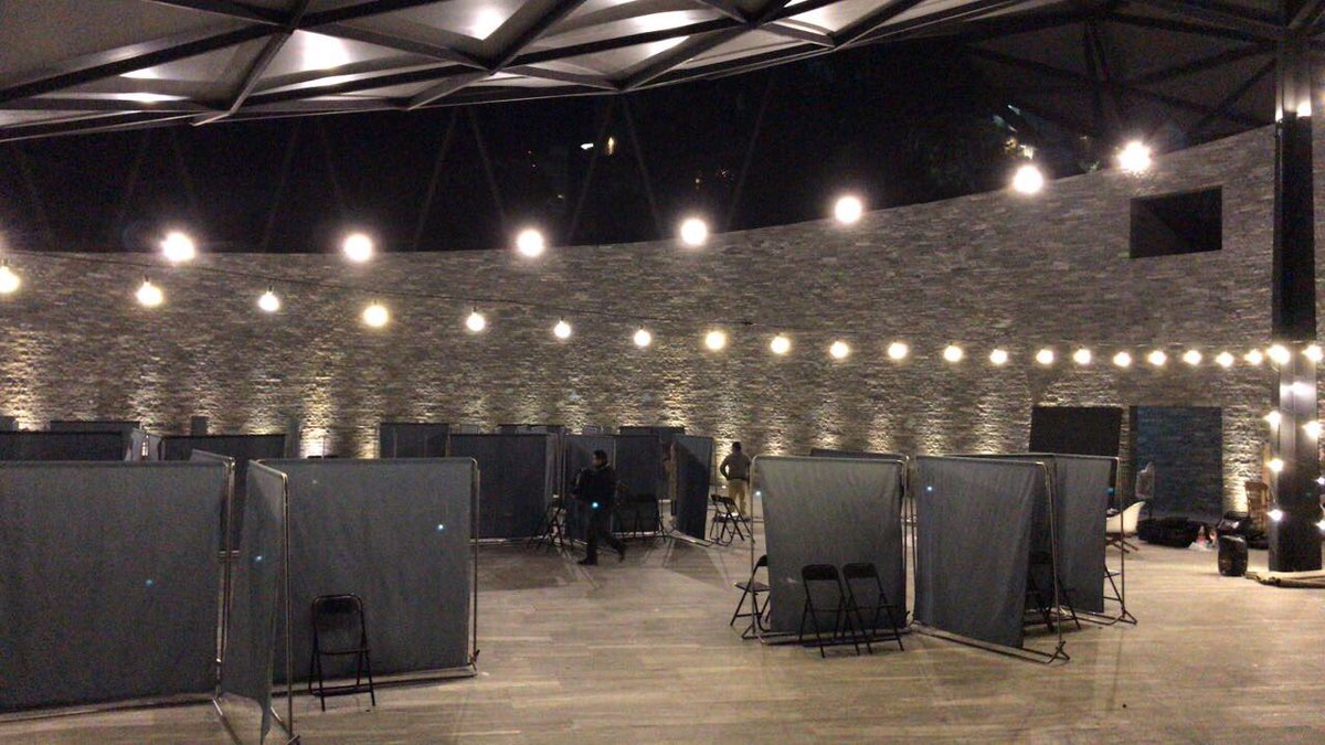 En el montaje de nuestro mercado de diseño: Mercado Lago en Barrio Santa Fe. Un lugar espectacular! 50 diseñadores este fin de semana. #yocompromexicano