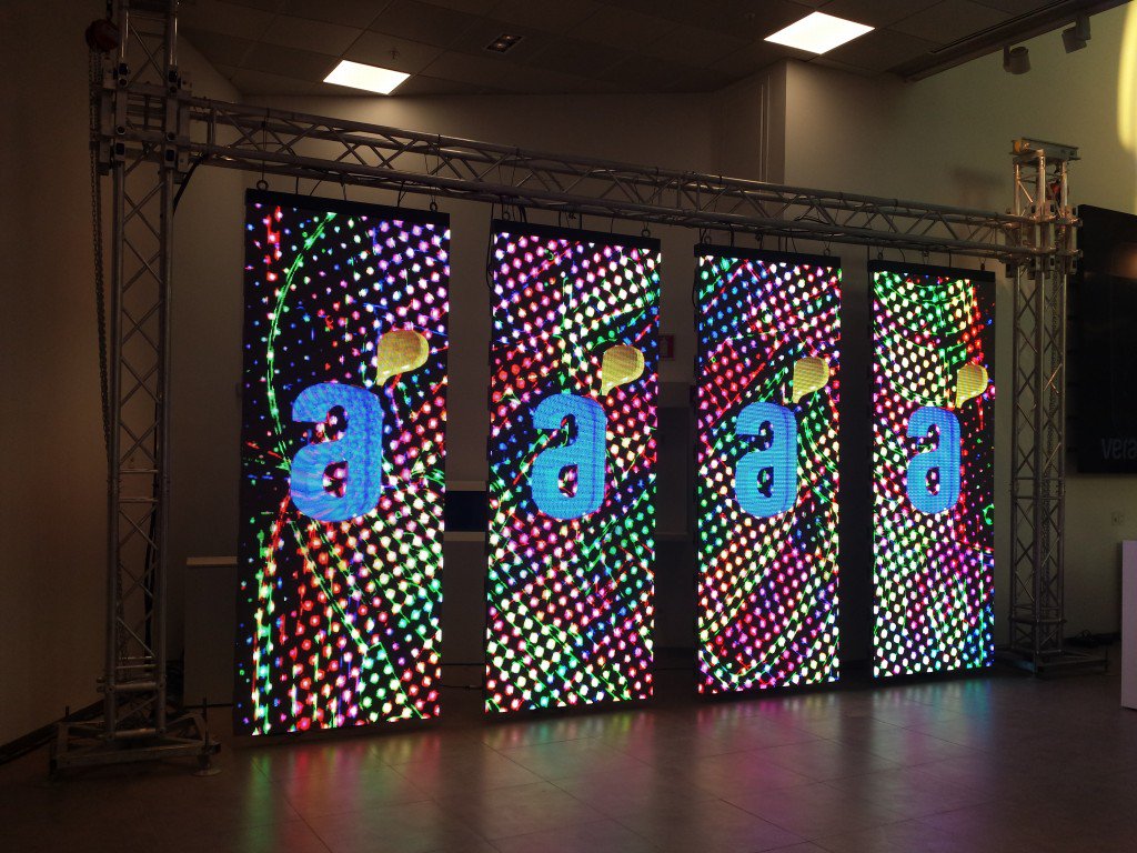 Amoonsky video processor——Your LED Display Partner.
1, Mobile Control
2, USB off line display
3, One key black
4, brightness adjustment technology
led-doctors.com