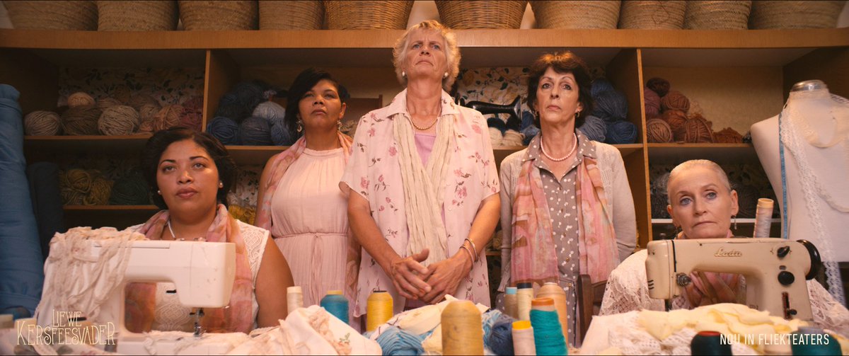 Al die helderste liggies in die dorp gaan aan om Kersfees in April moontlik te maak. Dis nie 'n maklike taak nie. Dis 'n taak vir die hekwagters van die gemeenskap. Wie is jul hekwagters? #LieweKersfeesvader <a href="/sterkinekor/">Ster-Kinekor</a>: bit.ly/2mpqoYF, <a href="/numetro/">Nu Metro</a>: bit.ly/2zEhjR0