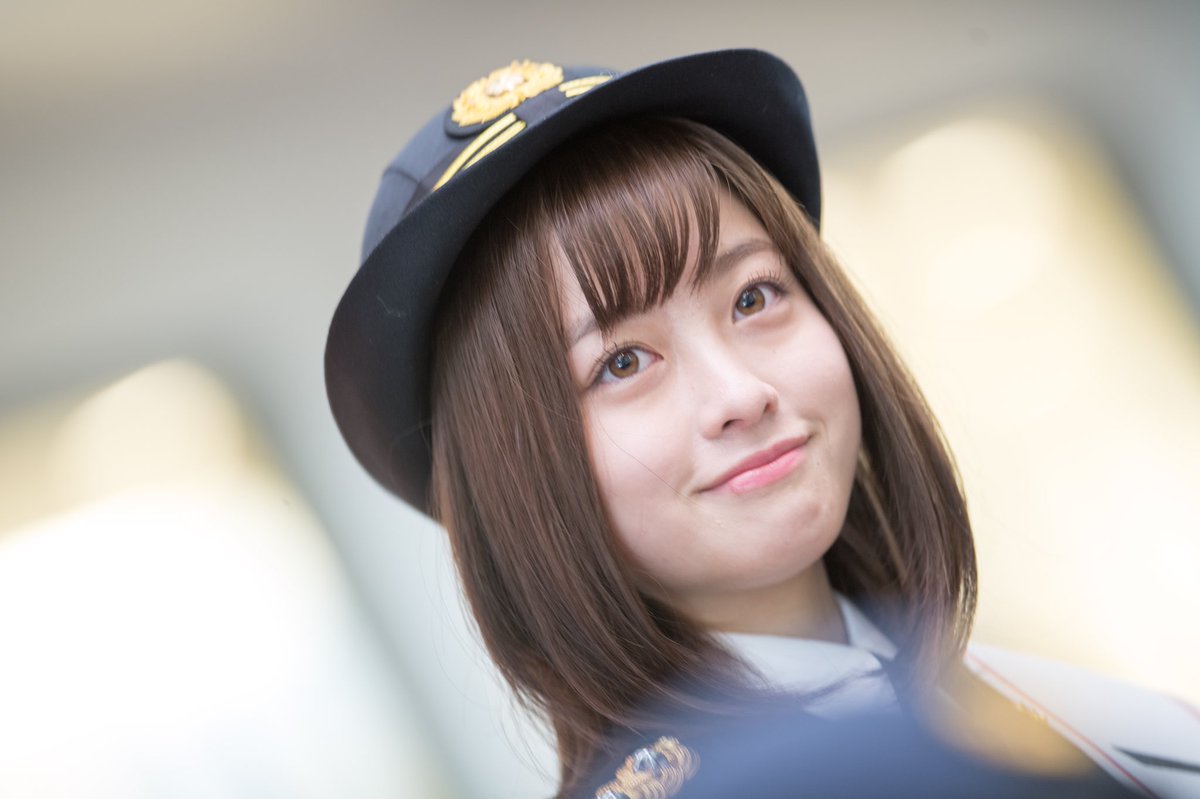 橋本環奈さんの1日警察所長の姿が 天使 1000年さん復活した 奇跡の1枚量産する などと話題に Togetter