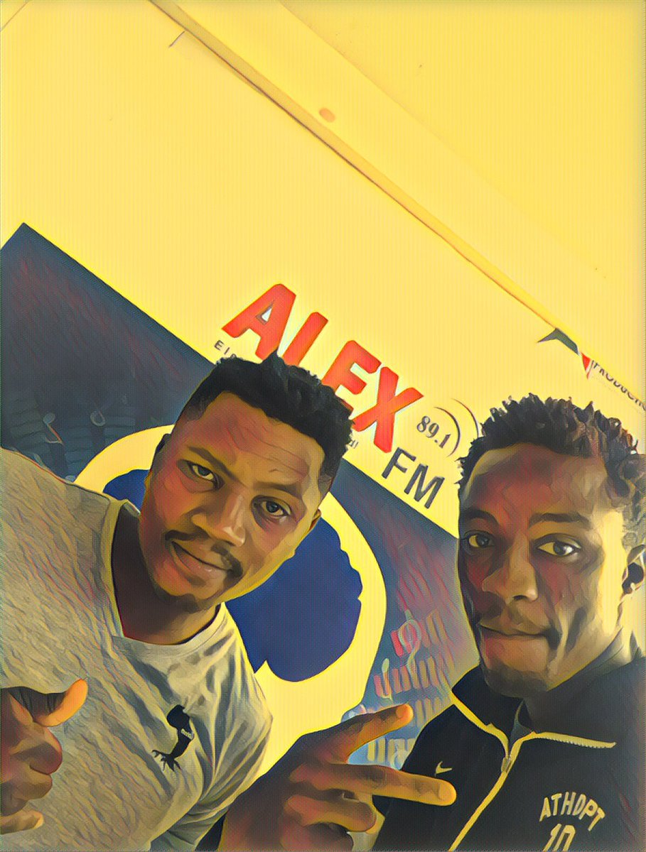 IntlMajor's tweet photo. Shoutout to @Alexfm891 for the love and support. Much love to the homie @Jorontinah. You have been good to meπ§ #MomentToRememberSa
#NewMusic on the way. https://t.co/KycAi0NLVD