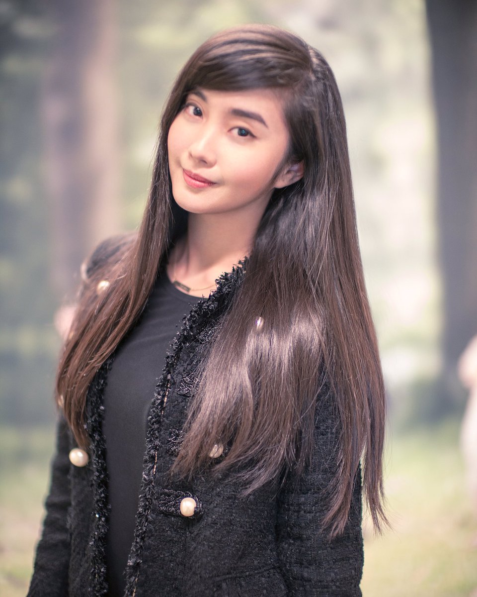AlodiaAlmira's tweet photo. What can you do with 5 pesos?🤔 Get Pantene 3 Minute Miracle! 😱 I've made the big switch. Now you can too! #MakeTheGoldenSwitch #UnfrizzYourHair #StrongIsBeautiful @panteneph https://t.co/I1rWq7PHqW