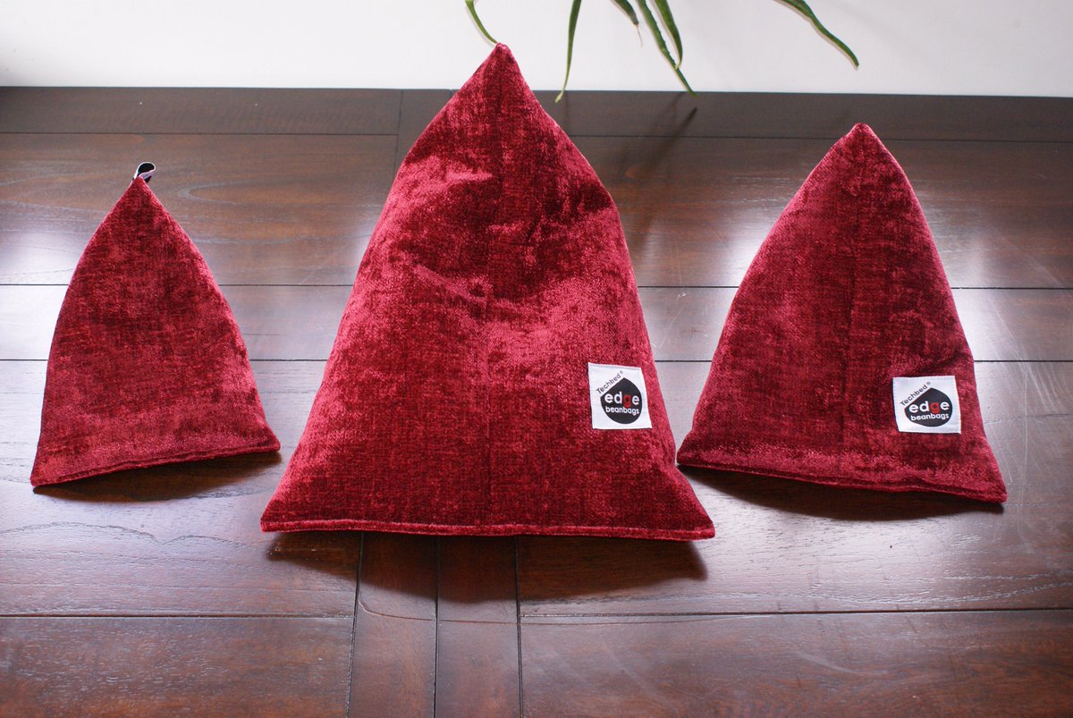 edgebeanbags's tweet photo. For chance to #win a Techbed Maxi, the largest of our Techbeds, although we can make them bigger if you wish, pls RT #TechbedMaxi and follow. Draw Sat am. Have #fun. 24 sleeps to #SantasToDoList https://t.co/dgtHVTFHMV