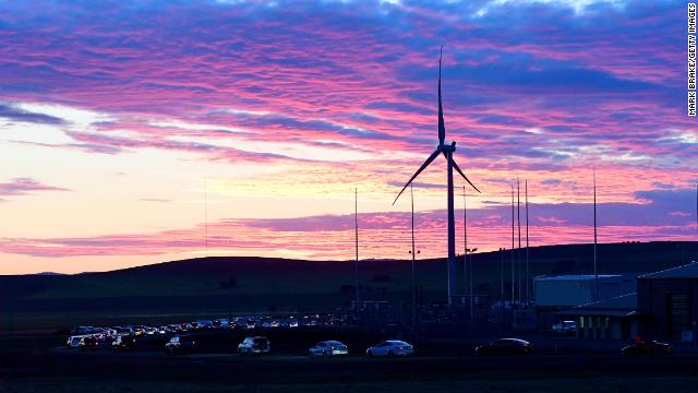 The world's biggest battery, built in Australia by Tesla CEO Elon Musk, has started delivering power, ahead of his 100-day promise. cnnmon.ie/2zEkFAt