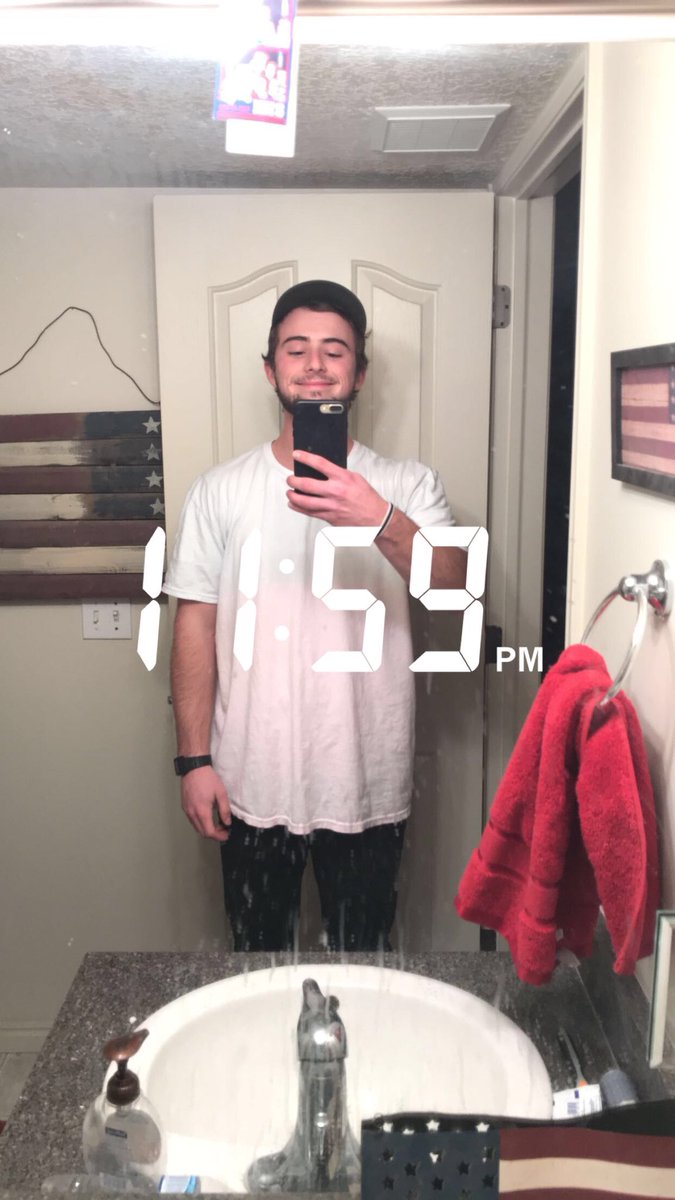 Alex_Wells12's tweet photo. Me November 30th vs December 1st. https://t.co/OsljAzk9ri