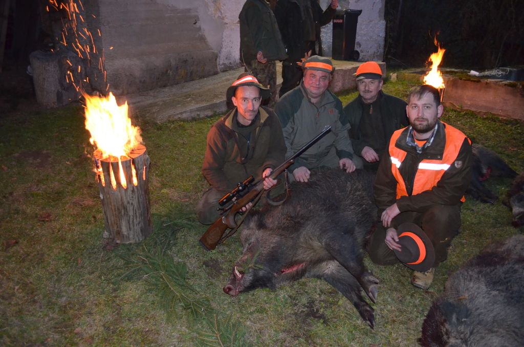 MatthewsHunting's tweet photo. #DrivenHunt season is here and I have already experienced some very good hunts with my friends and family. :) https://t.co/D3T8ZcpOUn