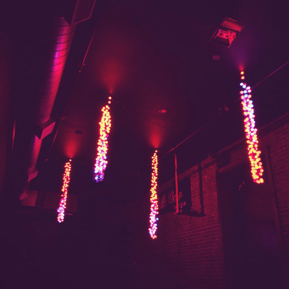 FUTRA X @UnionClubLA artist-in-residency feat. PEXELS: these #LED #light #sculptures debut in the TAVERN ROOM on Friday, Dec 1  <a href="/DASBUNKER/">Das Bunker</a> futra.tv/futra-x-union-…