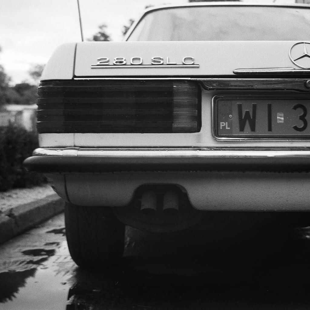 karwasz's tweet photo. 280 SLC
Lubitel 166b, Ilford HP5+
.
#mercedes
#mercedesbenz
#280slc
#lubitel
#166b
#ilford
#hp5plus
#carstagram
#carsofinstagram
#gameoftones
#onfilm
#analogphoto
#analogphotography
#filmsnotdead
#istillshootfilm
#ishootfilm
#staybrokeshootfilm
#… https://t.co/yMzTN7bP4V https://t.co/oBH4Nduao6