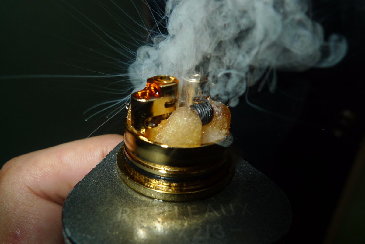 fourbillionthonehundredfirst (@vapeangles) on Twitter photo 