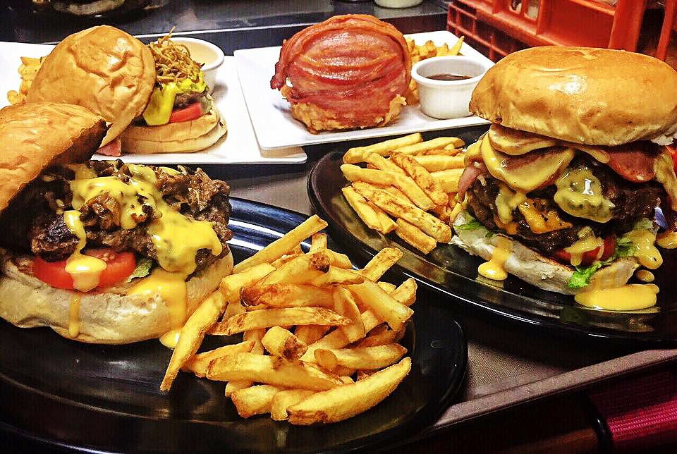 katechupp__'s tweet photo. Yung sabi mo magtitipid ka na kaso, Food is Life 😭😭💸💸

Mapapa- "Oh tukso, layuan mo ako!" 😭 https://t.co/nbQoa2aWtB