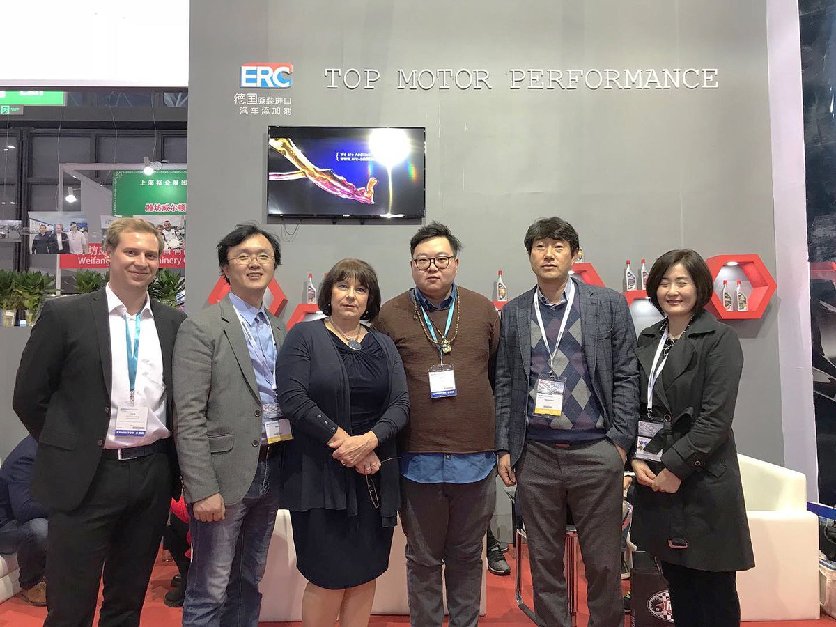 ERCAdditiv's tweet image. ERC Additiv GmbH at #AutomechanikaShanghai! Our official Partner from Korea Total L&amp;amp;C - has visit us on our booth. Thank you, we are proud to work with you. #fueladditive, #oiladditive, #diesel, #petrol, #systemcleaner, #mineralöl, #kraftstoffe, #erdöl, #automotive, #aftermarket