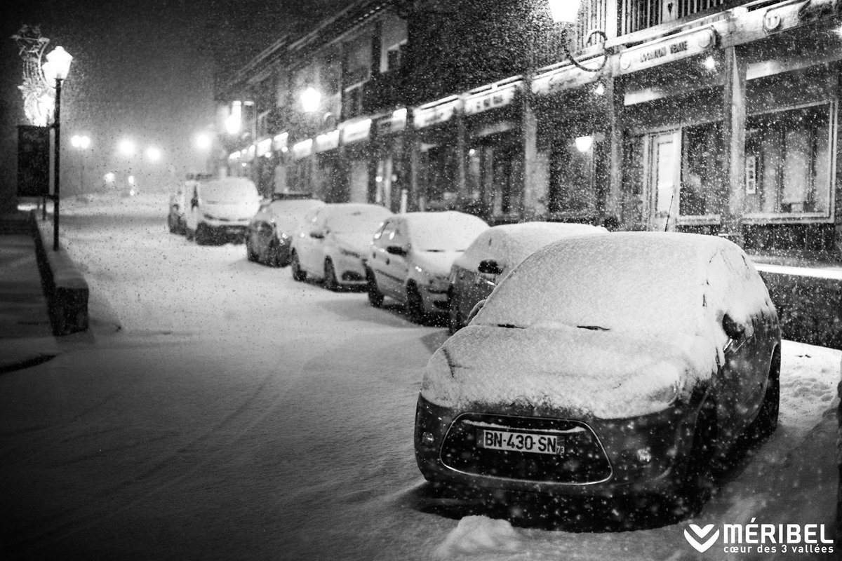 3Vallees_france's tweet photo. Looking for snow? You'll find it in @3vallees_france #valthorens #lesmenuires #meribel #latania Merci @wild_damian @PascalAbry https://t.co/qiqXJknZuz