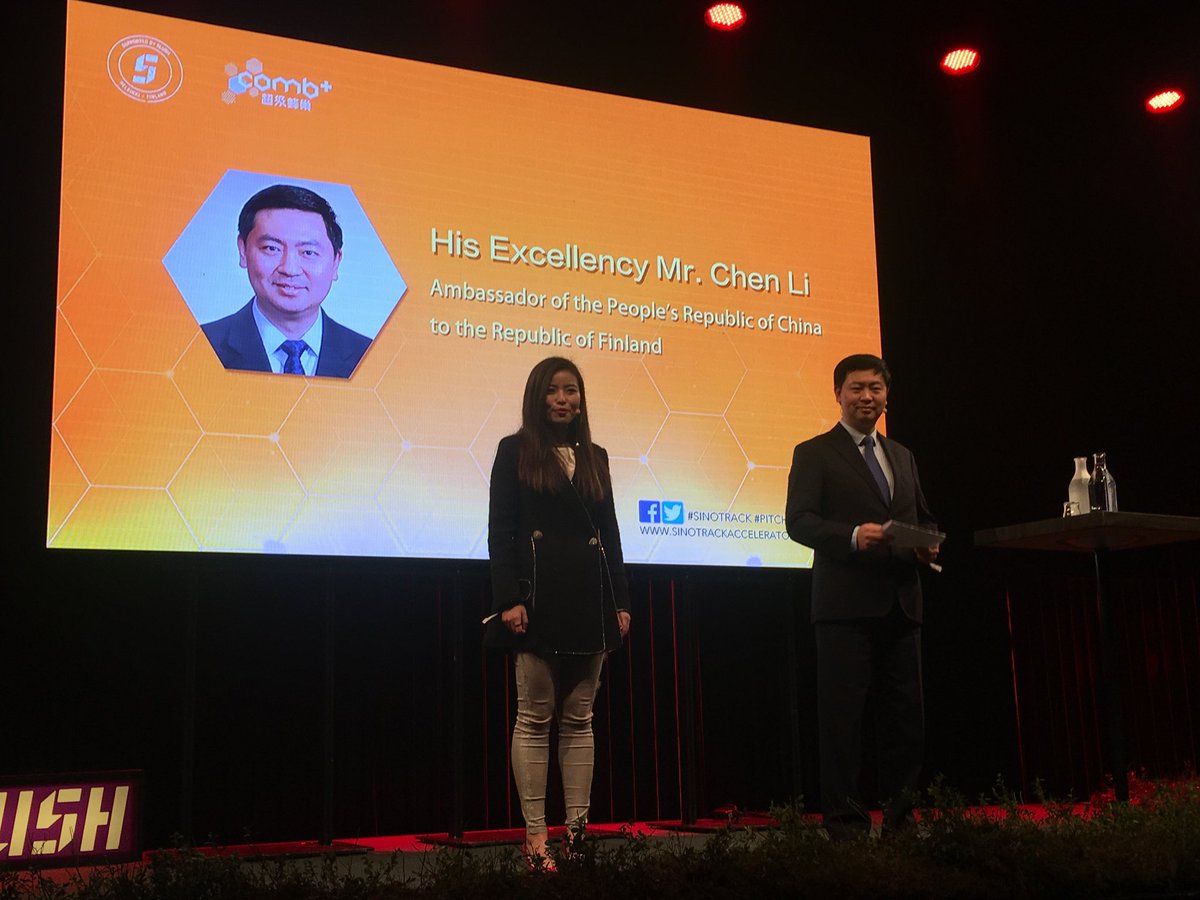 CombplusHQ's tweet photo. Both His Excellency Mr. Chen and Mr. @GustafssonJari strongly believe in the cooperation of Finland and China, in which the startup scene is growing and blooming. #sinotrack #pitchchina #slush17 https://t.co/qqHhEh8D8z