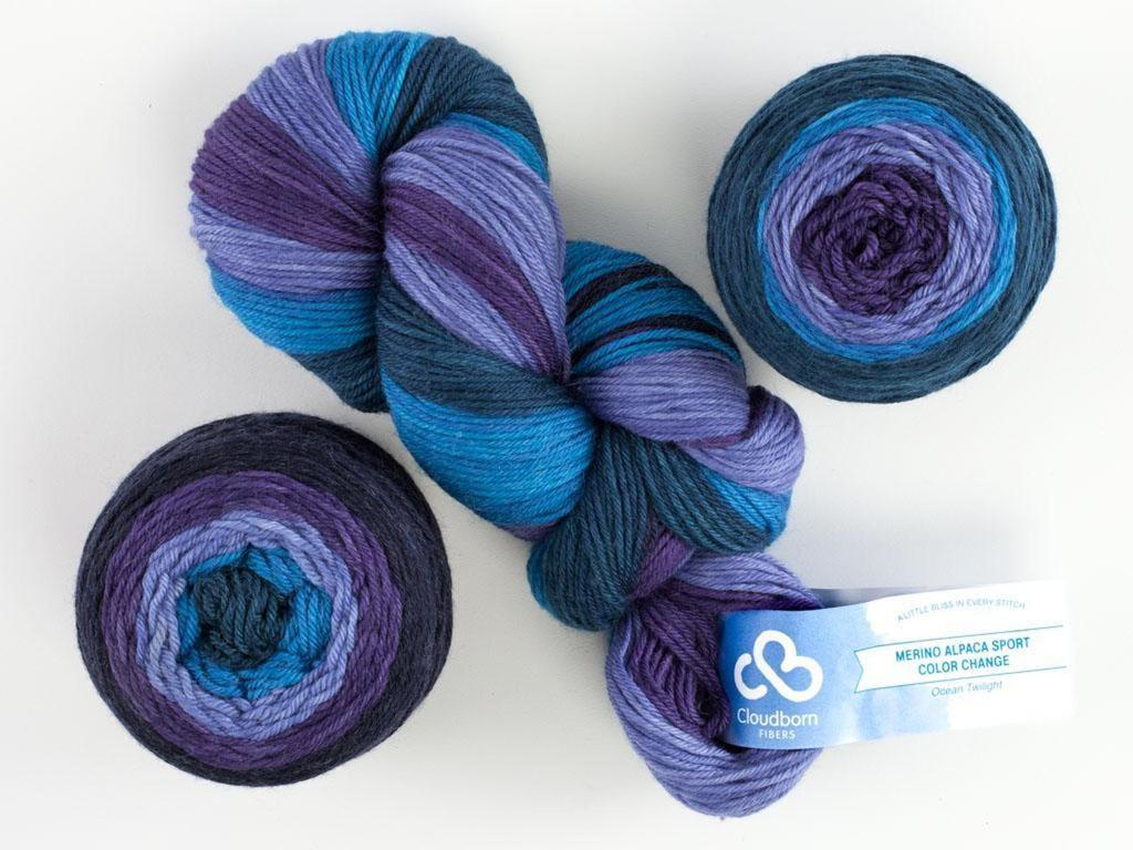 CakesClub's tweet image. "Freebie Friday: Christmas Cozy" via The Craftsy Cake Decorating Blog: