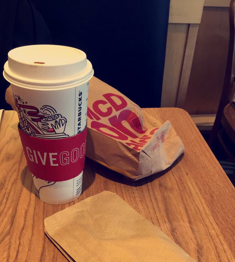 Timothus_'s tweet photo. So beginnt man einen Tag und nicht anders ... @Starbucks Coffe und @McDonalds Toasts sind eine so gute Combination 🤤 https://t.co/bzTxHiCOe5